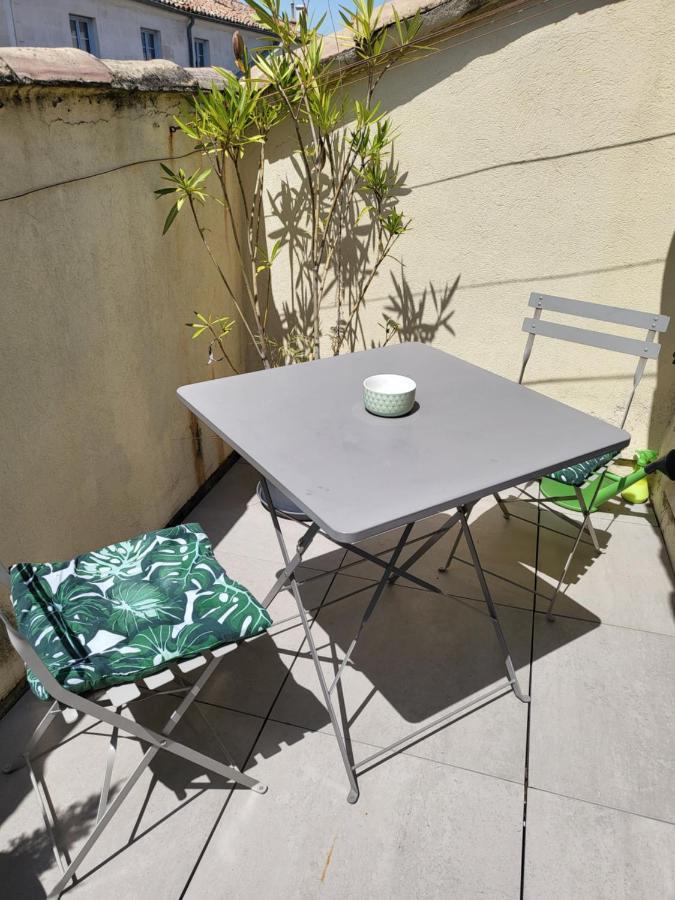 La Dolce Vita Nimoise Terrasse 100 M Des Arenes Nîmes Dış mekan fotoğraf